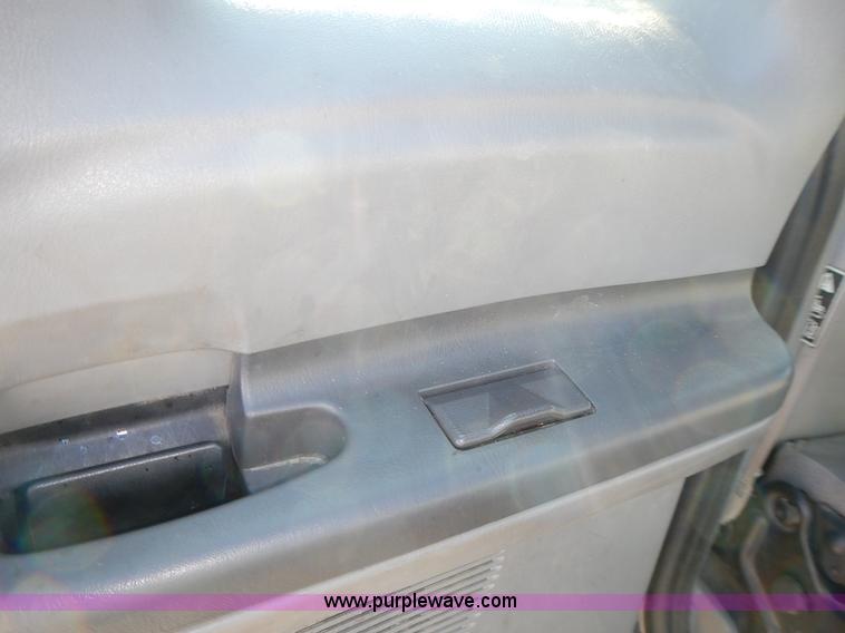 image for item L2409 2003 Ford F250 Super Duty SuperCab pickup truck