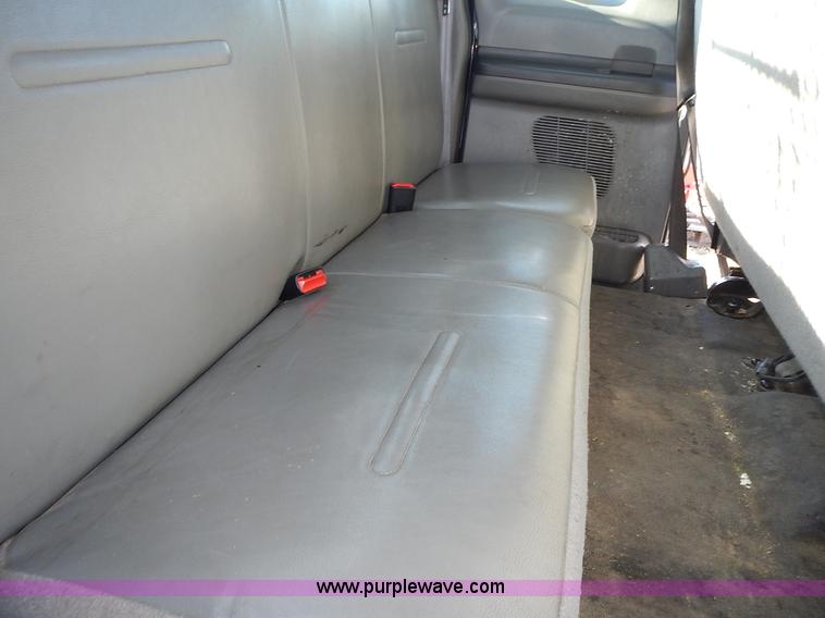 image for item L2409 2003 Ford F250 Super Duty SuperCab pickup truck