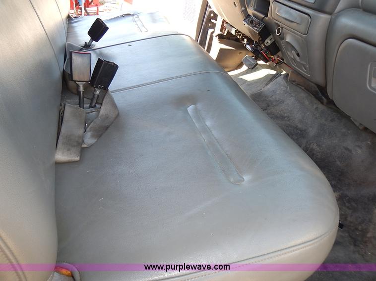 image for item L2409 2003 Ford F250 Super Duty SuperCab pickup truck