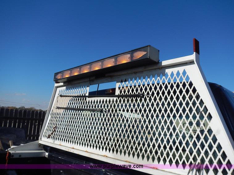 image for item L2409 2003 Ford F250 Super Duty SuperCab pickup truck