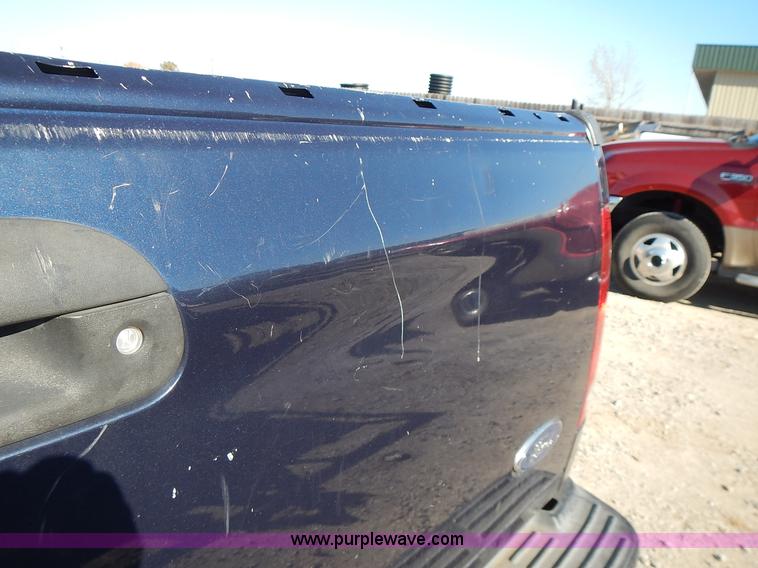 image for item L2409 2003 Ford F250 Super Duty SuperCab pickup truck