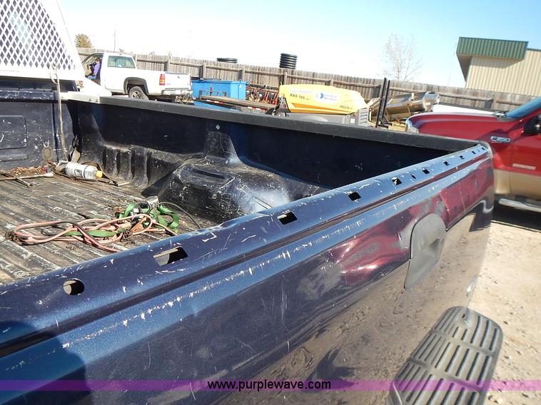 image for item L2409 2003 Ford F250 Super Duty SuperCab pickup truck