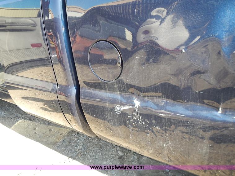 image for item L2409 2003 Ford F250 Super Duty SuperCab pickup truck