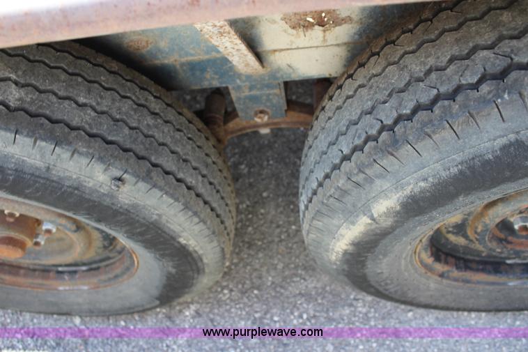 image for item L2411 2008 Star utility trailer