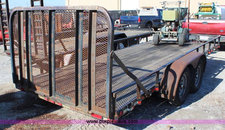 image for item L2413 2004 PJ 48318G utility trailer