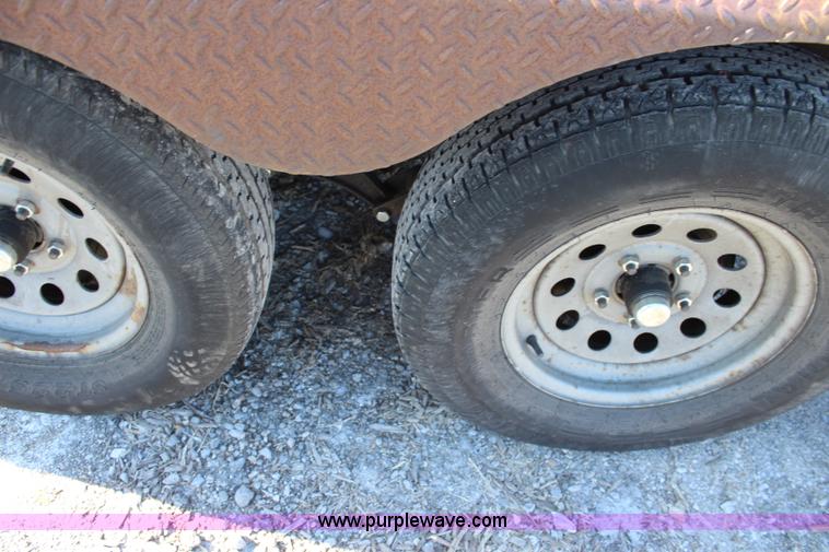 image for item L2413 2004 PJ 48318G utility trailer