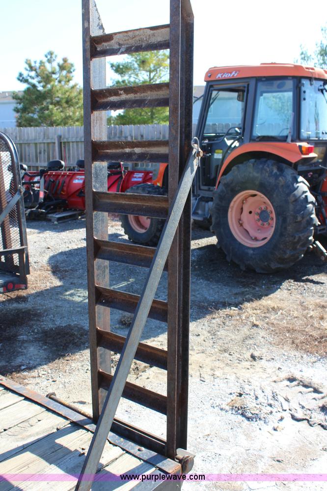 image for item L2414 2002 Diamond Charger utility trailer