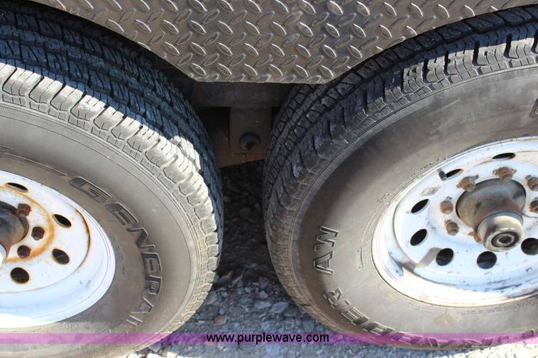 image for item L2414 2002 Diamond Charger utility trailer