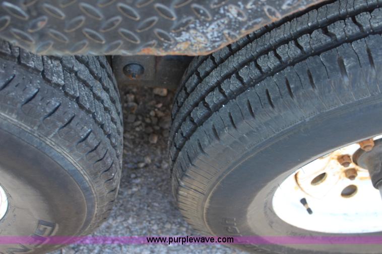 image for item L2414 2002 Diamond Charger utility trailer