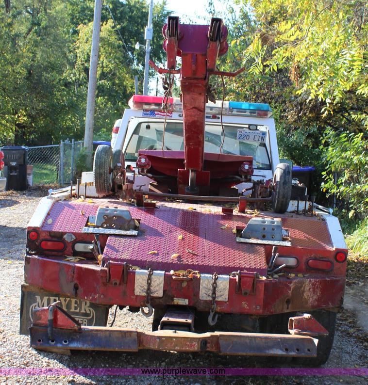 image for item L2434 2000 Chevrolet 3500 HD tow truck