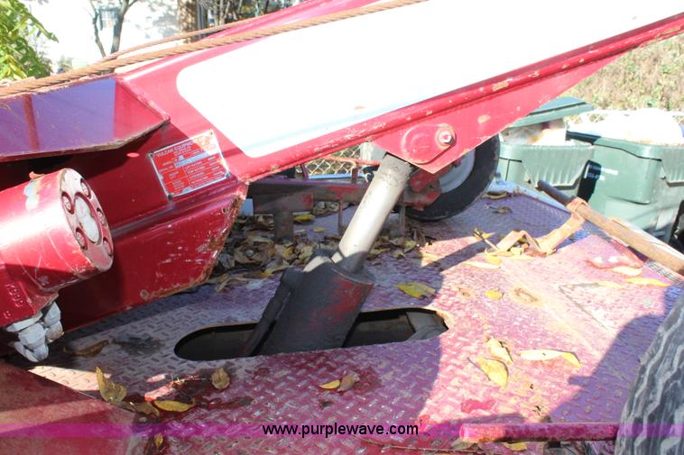 image for item L2434 2000 Chevrolet 3500 HD tow truck