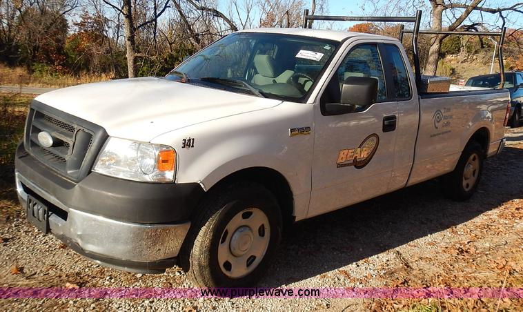 image for item L3521 2007 Ford F150 XL pickup truck
