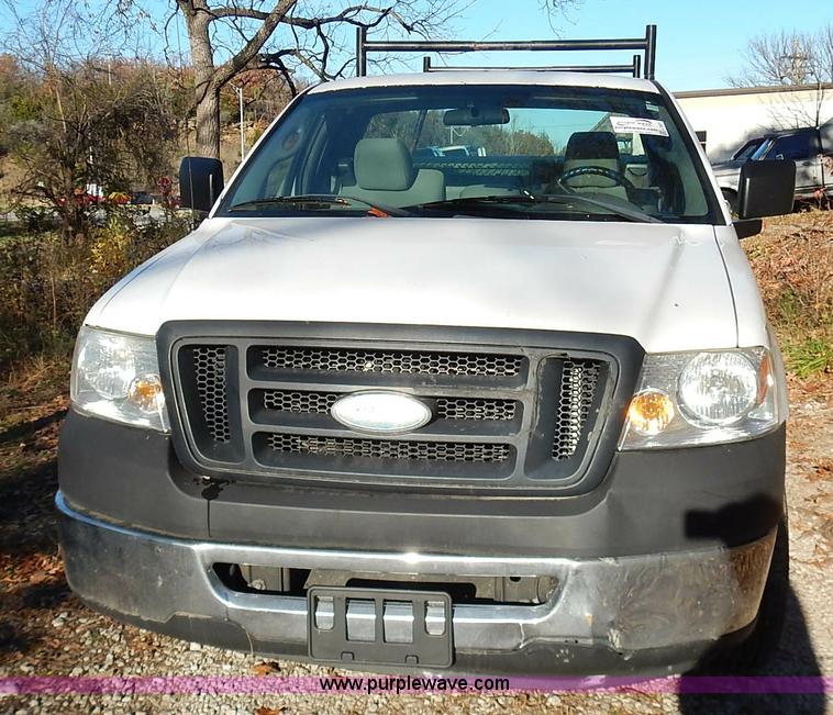 image for item L3521 2007 Ford F150 XL pickup truck