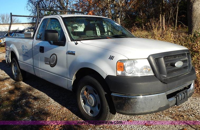 image for item L3521 2007 Ford F150 XL pickup truck