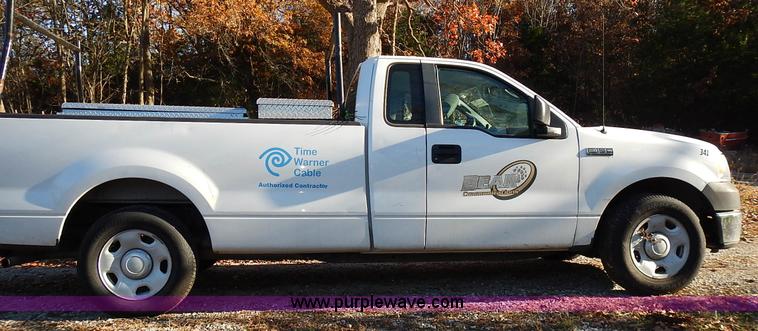 image for item L3521 2007 Ford F150 XL pickup truck