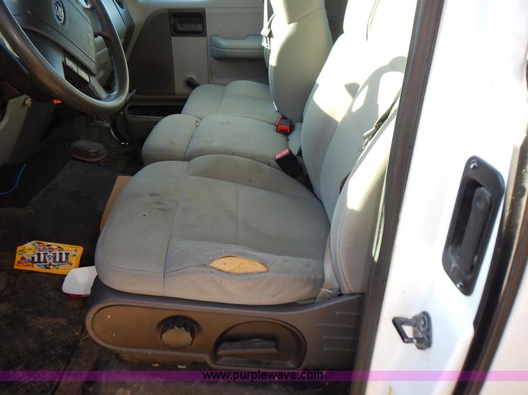 image for item L3521 2007 Ford F150 XL pickup truck