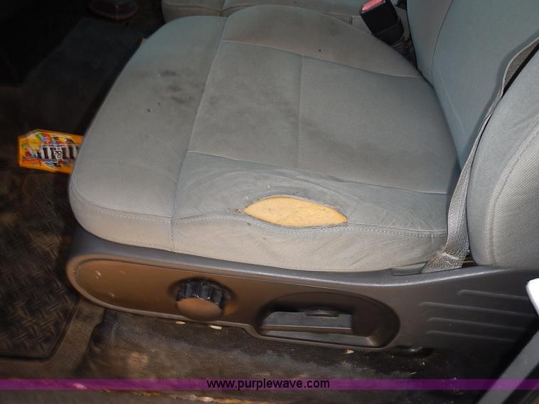 image for item L3521 2007 Ford F150 XL pickup truck