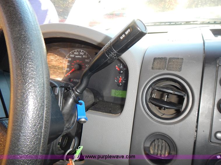 image for item L3521 2007 Ford F150 XL pickup truck