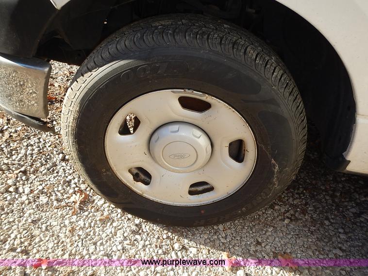 image for item L3521 2007 Ford F150 XL pickup truck