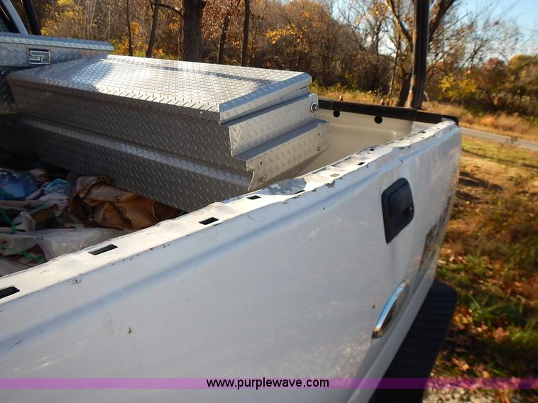 image for item L3521 2007 Ford F150 XL pickup truck