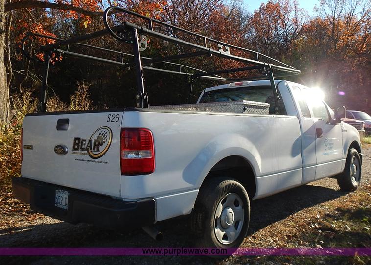 image for item L3522 2007 Ford F150 XL pickup truck