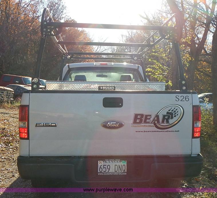 image for item L3522 2007 Ford F150 XL pickup truck