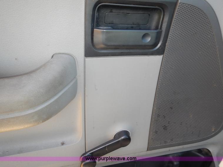 image for item L3522 2007 Ford F150 XL pickup truck