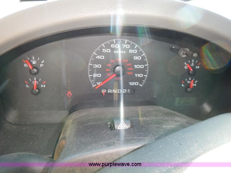 image for item L3522 2007 Ford F150 XL pickup truck