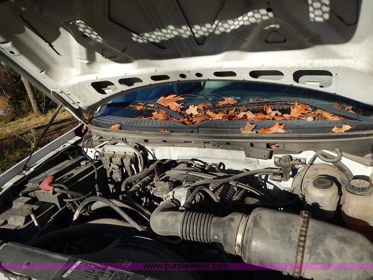 image for item L3522 2007 Ford F150 XL pickup truck