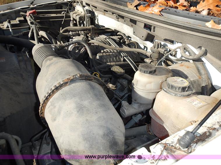 image for item L3522 2007 Ford F150 XL pickup truck