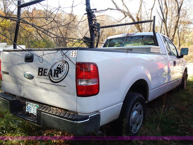 image for item L3523 2007 Ford F150 XL pickup truck