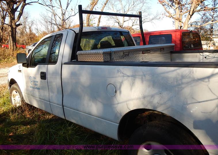 image for item L3523 2007 Ford F150 XL pickup truck