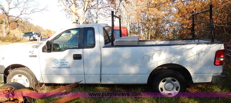 image for item L3523 2007 Ford F150 XL pickup truck