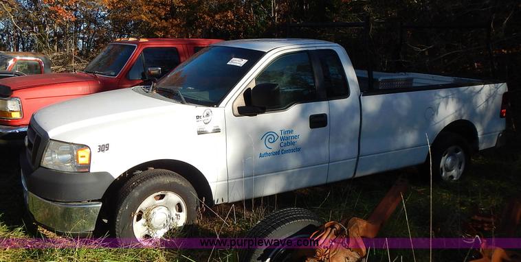 image for item L3523 2007 Ford F150 XL pickup truck