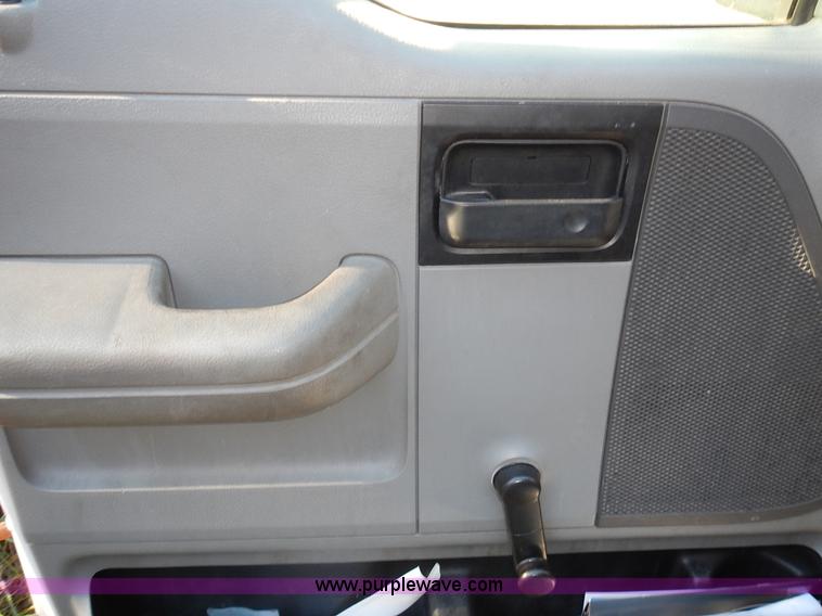 image for item L3523 2007 Ford F150 XL pickup truck