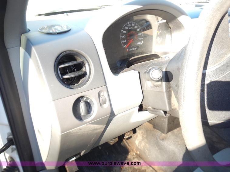 image for item L3523 2007 Ford F150 XL pickup truck