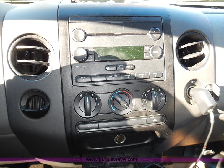 image for item L3523 2007 Ford F150 XL pickup truck