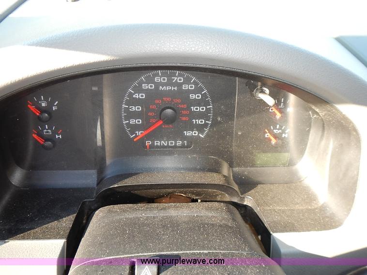 image for item L3523 2007 Ford F150 XL pickup truck