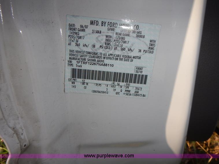 image for item L3523 2007 Ford F150 XL pickup truck