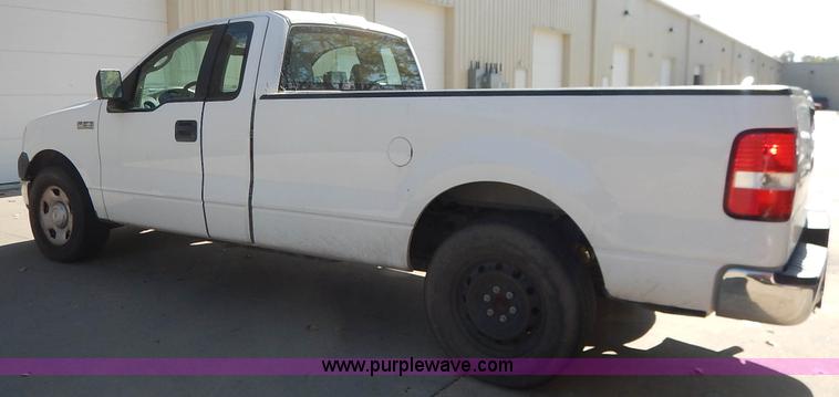 image for item L3536 2005 Ford F150 XL pickup truck