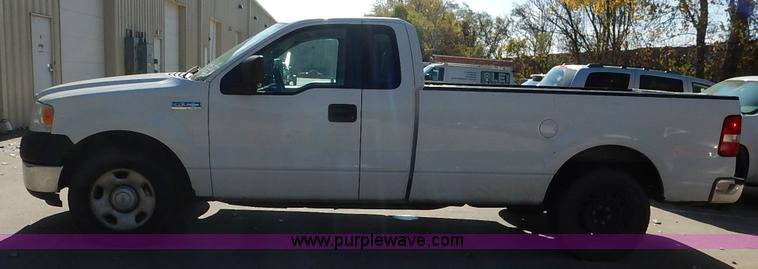 image for item L3536 2005 Ford F150 XL pickup truck