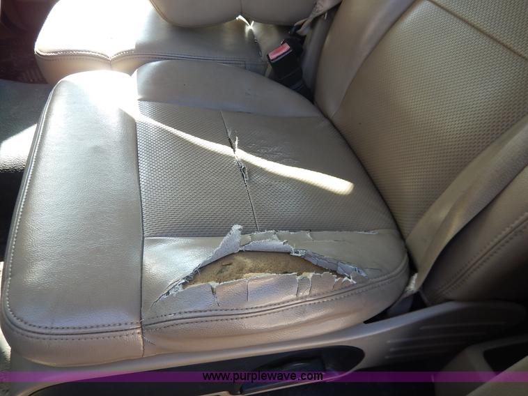 image for item L3536 2005 Ford F150 XL pickup truck