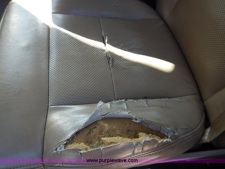 image for item L3536 2005 Ford F150 XL pickup truck