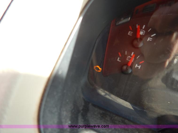 image for item L3536 2005 Ford F150 XL pickup truck