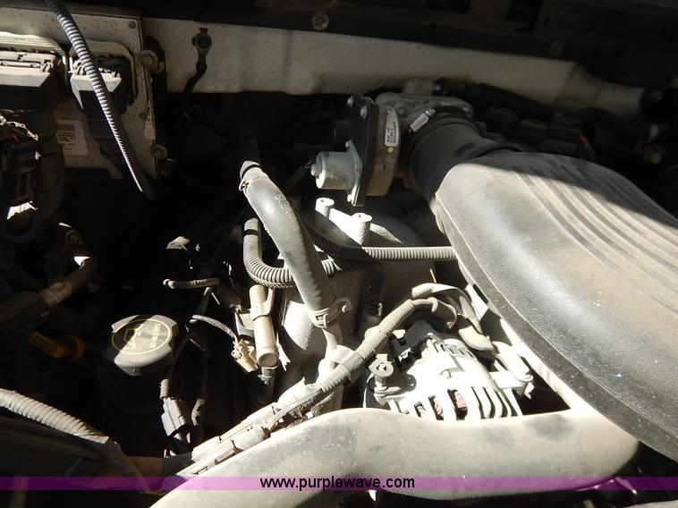 image for item L3536 2005 Ford F150 XL pickup truck