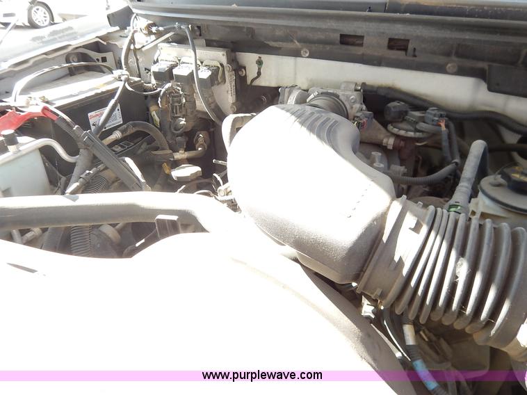 image for item L3536 2005 Ford F150 XL pickup truck