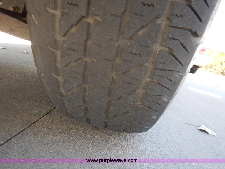 image for item L3536 2005 Ford F150 XL pickup truck