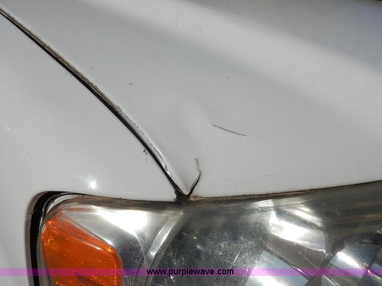 image for item L3536 2005 Ford F150 XL pickup truck