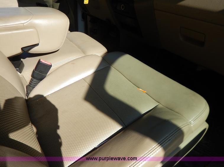 image for item L3536 2005 Ford F150 XL pickup truck