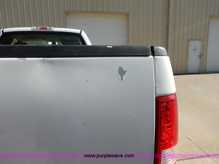 image for item L3536 2005 Ford F150 XL pickup truck